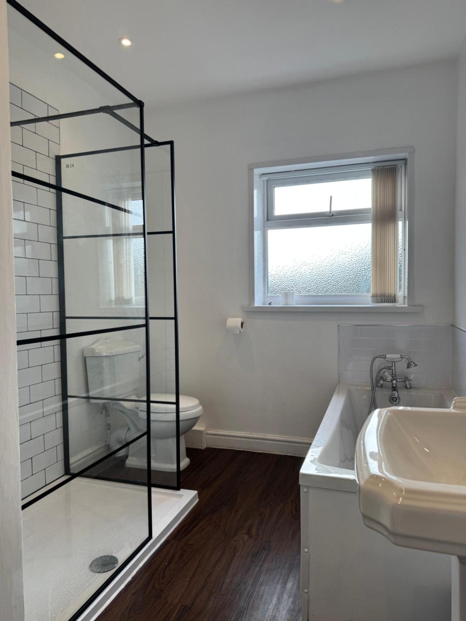 Spacious Victorian Birkdale Apartment With Garden Southport Exterior photo